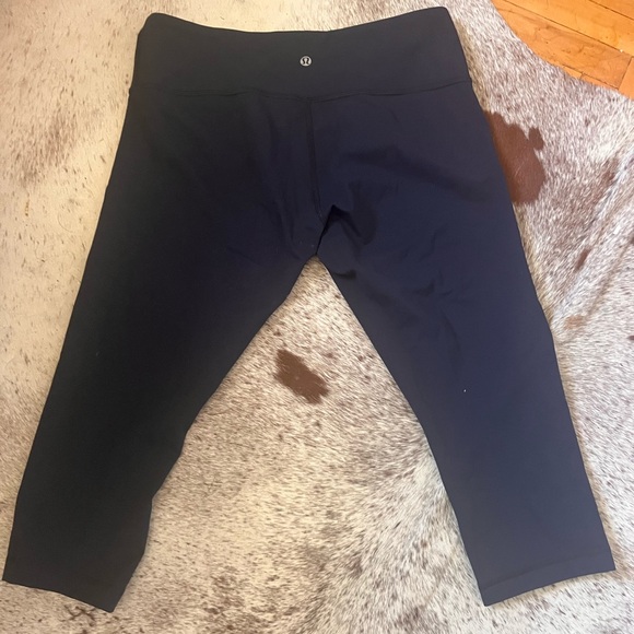 Navy Lulu wonder under crops - Picture 2 of 3